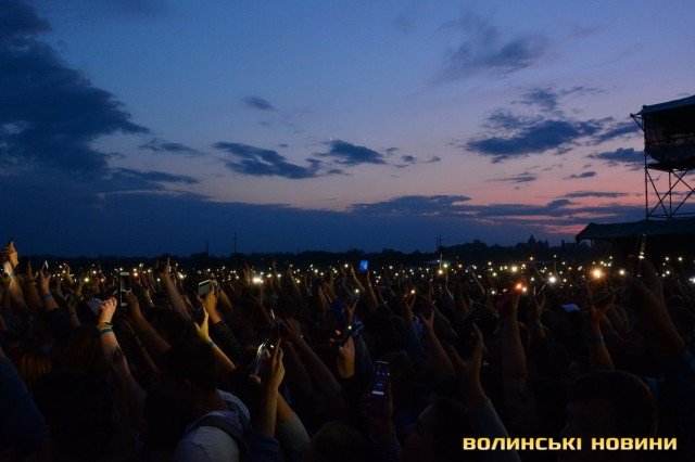 Відома співачка розплакалась на сцені «Бандерштату»
