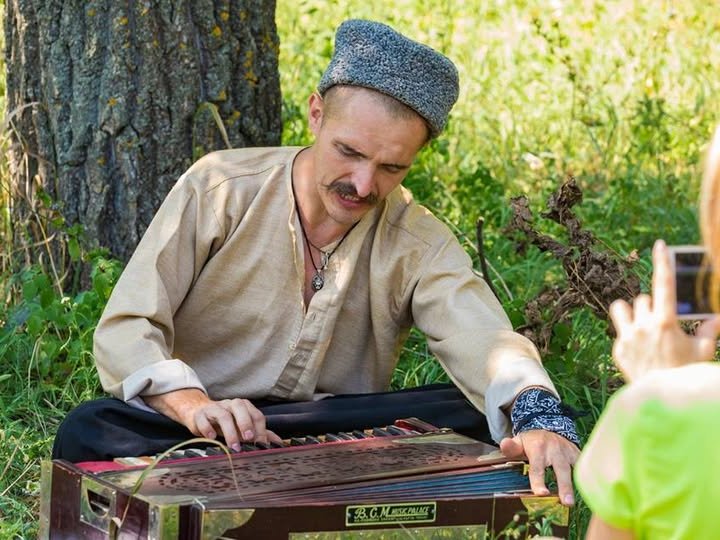 Лучанка стала режисеркою кліпу Козака Сіромахи. ВІДЕО