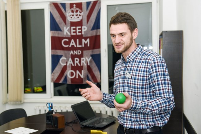 У «Промені» відкривається незвичний сімейний клуб англійської мови*