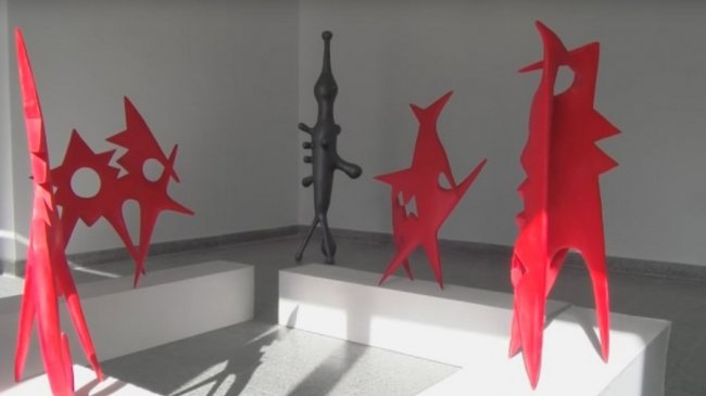 Волинський художник робить оригінальні скульптури із синтетичних матеріалів. ВІДЕО