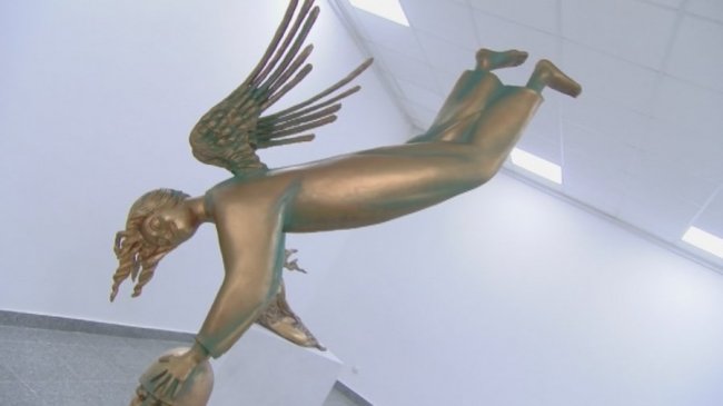 Волинський художник робить оригінальні скульптури із синтетичних матеріалів. ВІДЕО