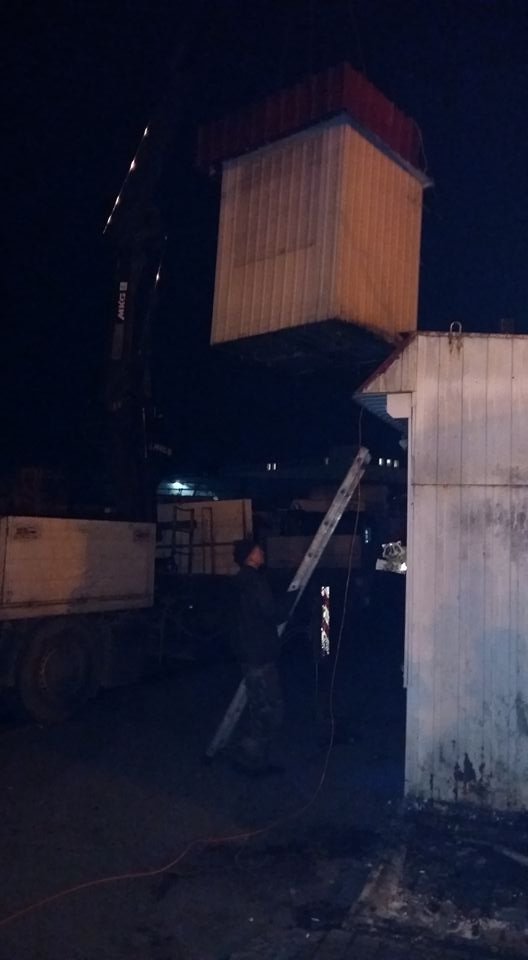 Демонтаж кіосків на автостанції: муніципалів підвела техніка. ФОТО