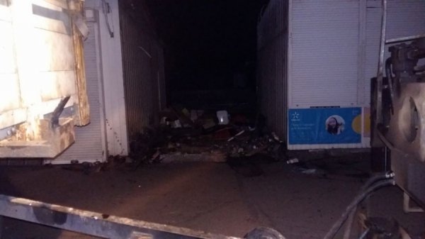 Демонтаж кіосків на автостанції: муніципалів підвела техніка. ФОТО