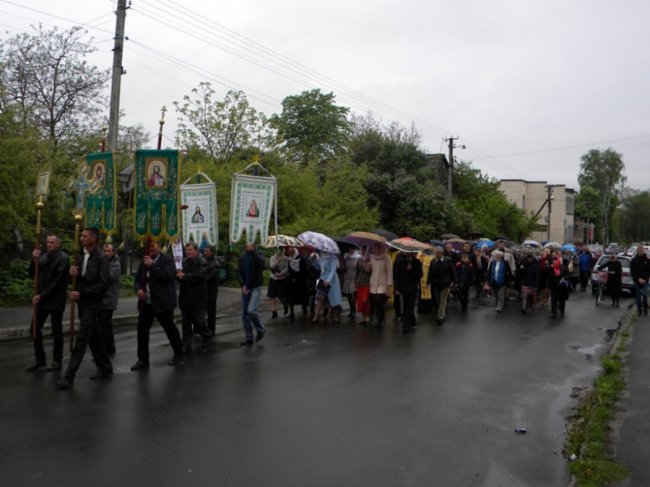 У місті на Волині громади трьох храмів об'єдналися у спільній молитві. ФОТО