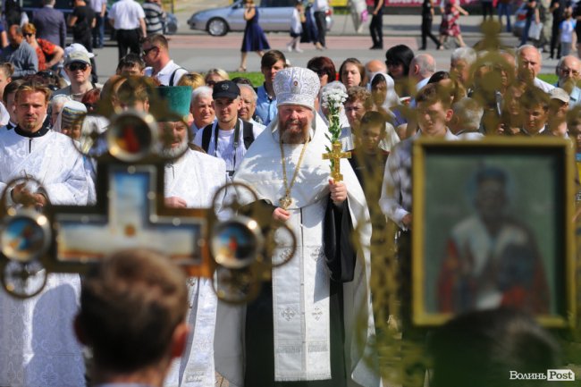 З маками і трояндами: у Луцьку відзначили річницю перемоги над нацизмом. ФОТО