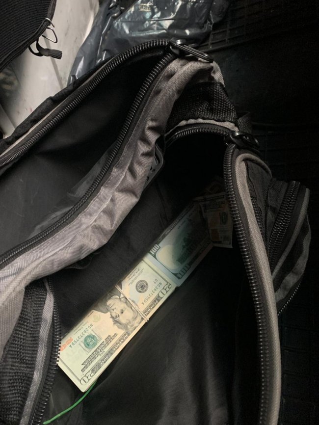 Повертаючись з Польщі, українець втратив на кордоні понад 80 тисяч доларів