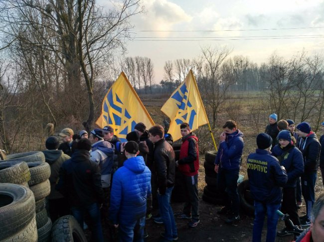 У Ковелі біля ветсанзаводу поставили блокпост