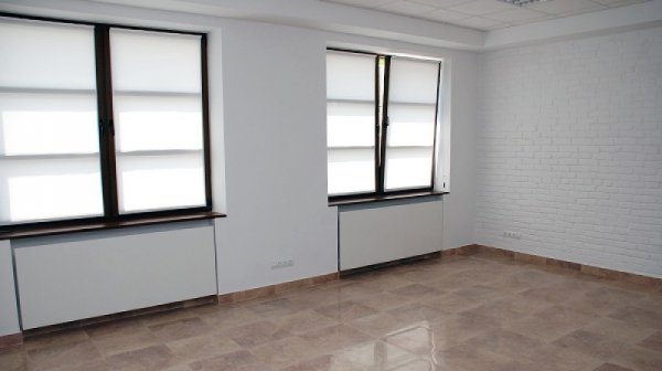 Сучасний бізнес-центр у Луцьку*