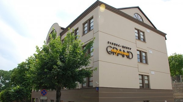 Сучасний бізнес-центр у Луцьку*