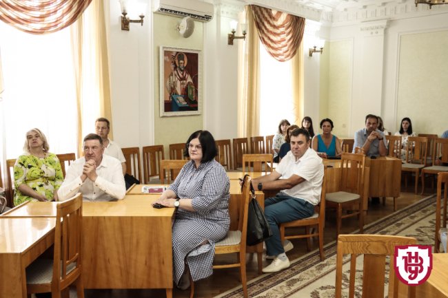 Найбільший виш Волині святкує 30-річчя: відбувся круглий стіл