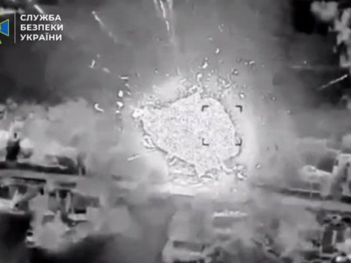 СБУ спалила дронами російські склади та бази на окупованих територіях