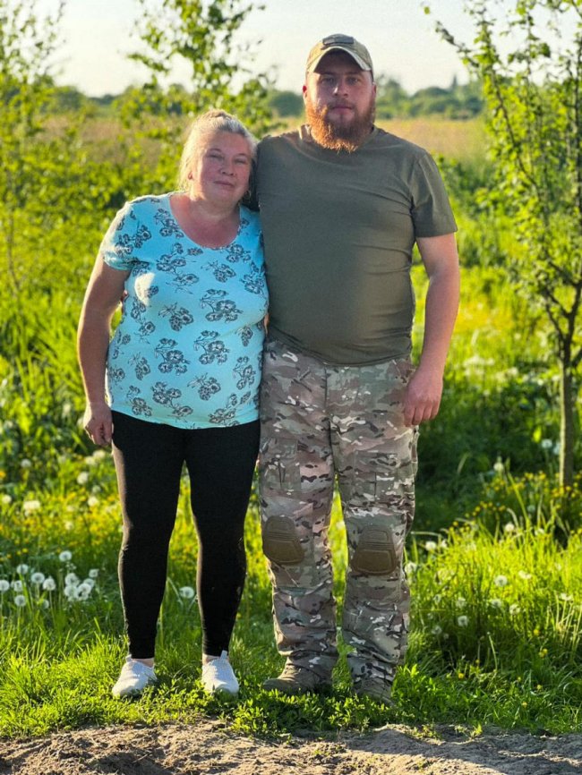 «Зняв гіпс і поїхав на Схід», – матір поліцейського-добровольця з Волині