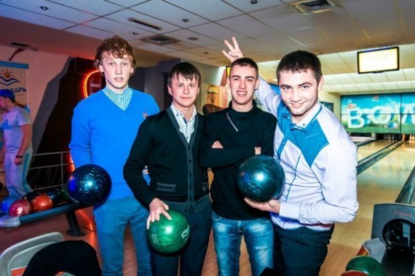 «Хлопці проти дівчат» - розваги в луцькому клубі. ФОТО