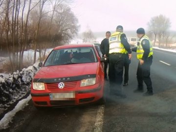 Волинянка не доїхала до пологового і народила дитину в авто