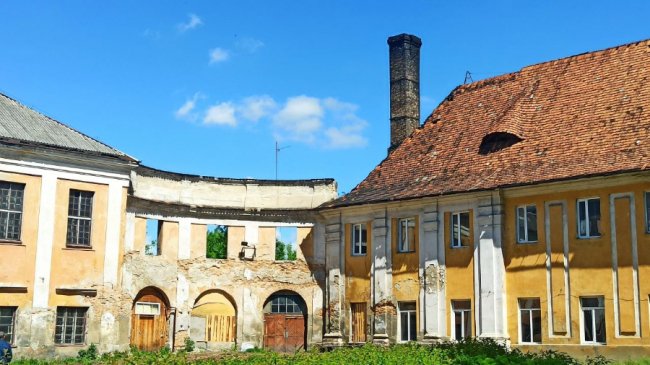 Замок Радзивіллів в Олиці готують до відкриття туристичного сезону