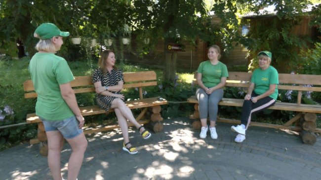 У Луцькому зоопарку працюють переселенці з Донеччини. ФОТО. ВІДЕО