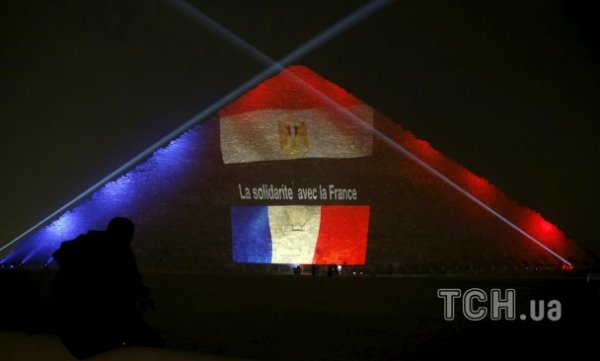 Світ у французьких кольорах. ВІДЕО. ФОТО