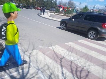  У Луцьку поблизу пішохідних переходів встановлять фігурки школярів