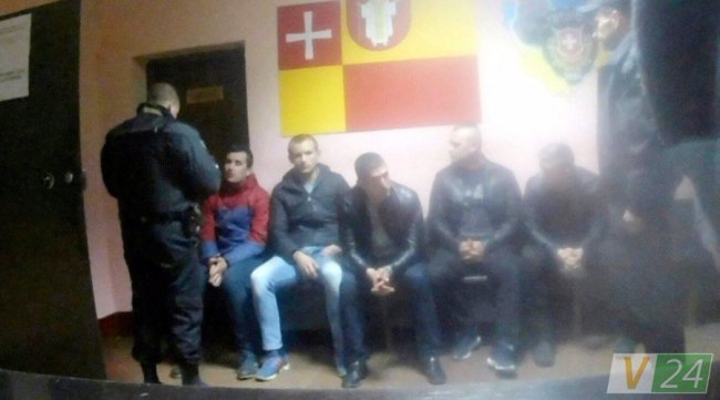 У Луцьку під баром – масова бійка, поліція стріляла