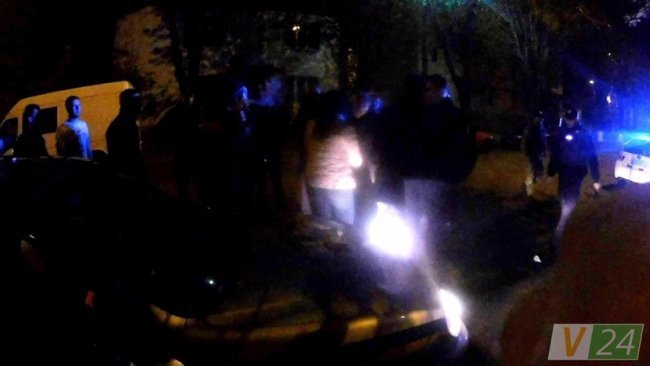 У Луцьку під баром – масова бійка, поліція стріляла