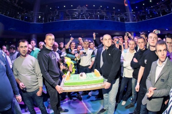 Великий футбольний торт