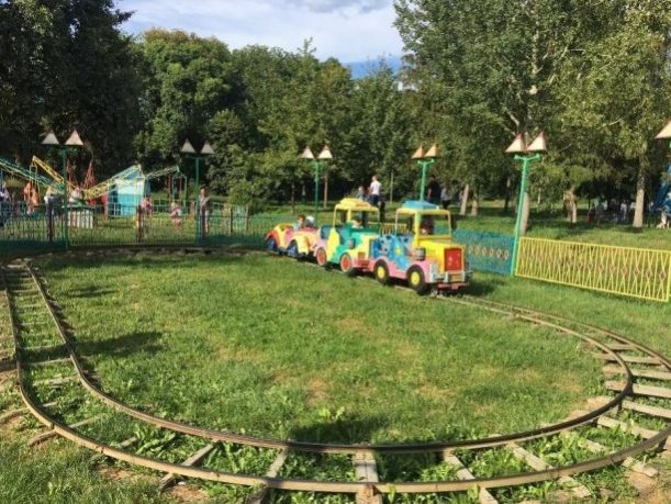 Докаталися: атракціони з луцького парку продають. ФОТО