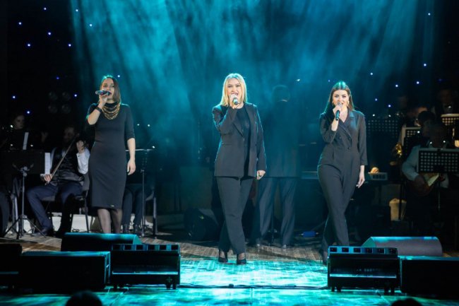 Концерт до Дня закоханих у волинському театрі зібрав аншлаг. ФОТО. ВІДЕО