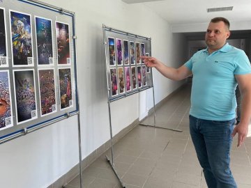 У Луцьку представили виставку картин, створену штучним інтелектом. ФОТО. ВІДЕО