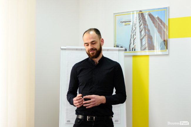 Увага до деталей: як на «Інвесторі» вікна «розбирали». ФОТО