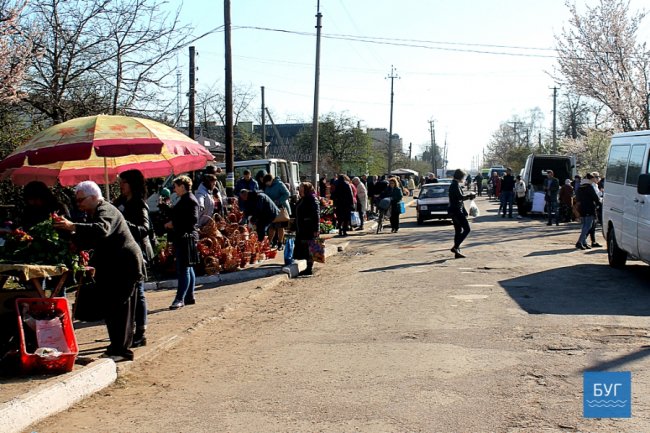 У селищі на Волині «базарники» блокують  рух транспорту. ФОТО
