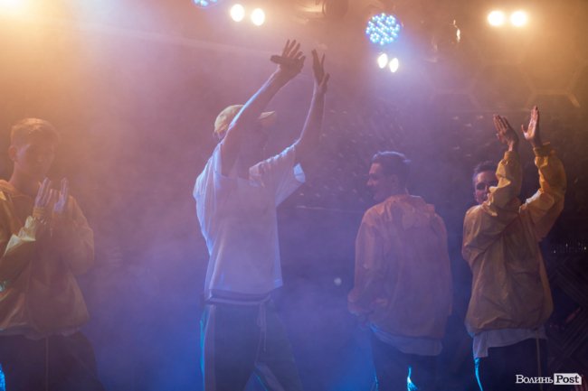 У луцькій «Опері» відгримів концерт Макса Барських. ФОТОРЕПОРТАЖ