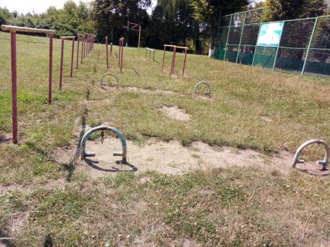 На території луцької школи – аварійний стадіон