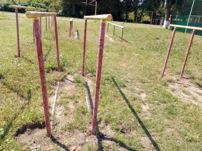 На території луцької школи – аварійний стадіон