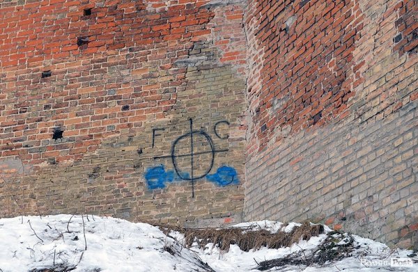 Футбольні фани, які лишають на замку Любарта написи – це дикуни, – директор заповідника