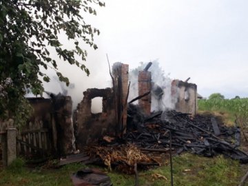 У волинському селі згорів сарай