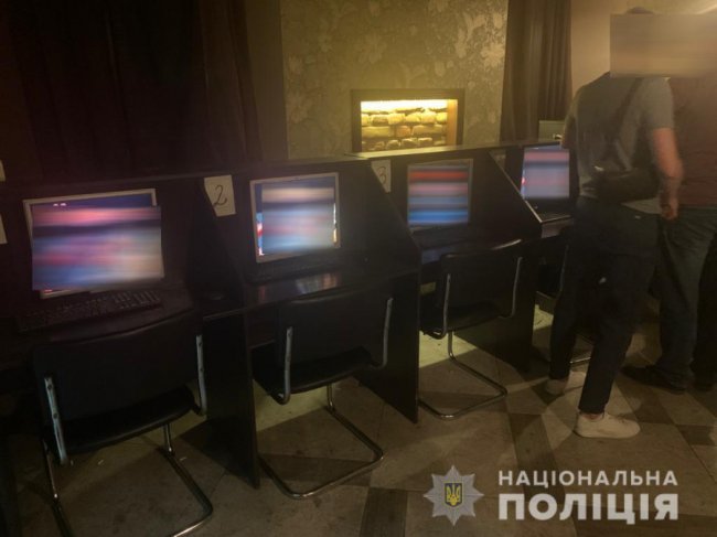 Працював для «своїх»: у Луцьку виявили підпільний гральний заклад