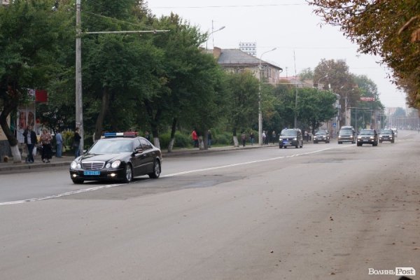 Янукович у Луцьку: засилля міліції і величезні затори. ФОТО