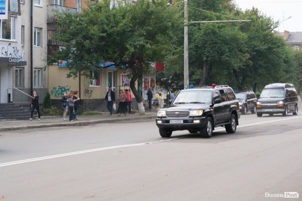 Янукович у Луцьку: засилля міліції і величезні затори. ФОТО