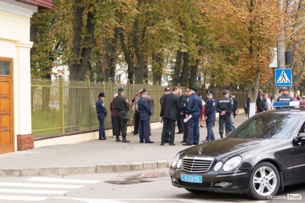 Янукович у Луцьку: засилля міліції і величезні затори. ФОТО