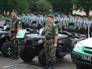 Луцьким прикордонникам надарували транспорту на 2,5 мільйона