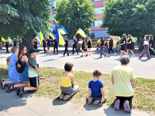 Встиг побувати вдома і обійняти рідних: на Волині попрощалися із Героєм Олександром Стольніцьким