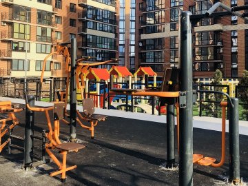 На подвір’ї немає баскетбольного поля – переселяйтесь у «Яровицю»*