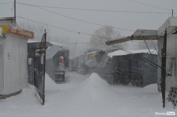 Луцькі ринки спорожніли. ФОТО
