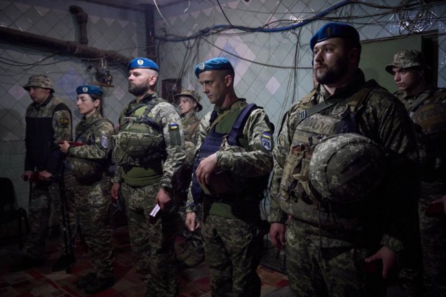 Зеленський побував на фронтовій ділянці Вугледар-Марʼїнка в Донецькій області