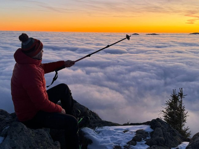 Рятувальник з Волині у свій день народження піднявся на одну з найвищих вершин України