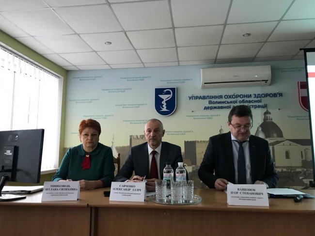 «Бабуся ліпше до ворожки піде», – голова Волинської ОДА обурений ставленням до медичної реформи