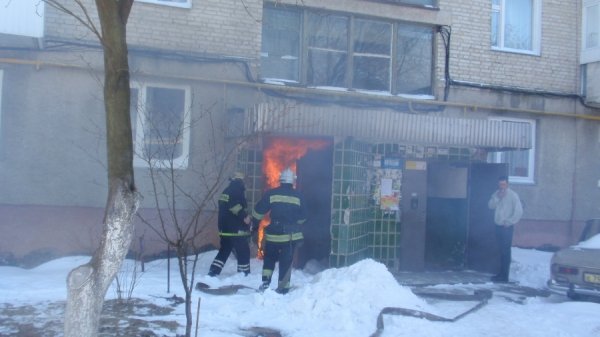 Пожежа в багатоповерхівці у Луцьку. ФОТО