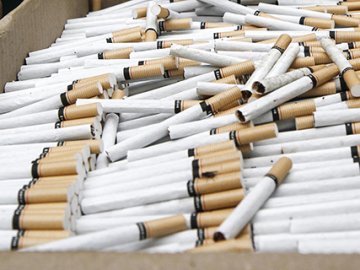 Волинянку оштрафували за торгівлю контрафактним куривом