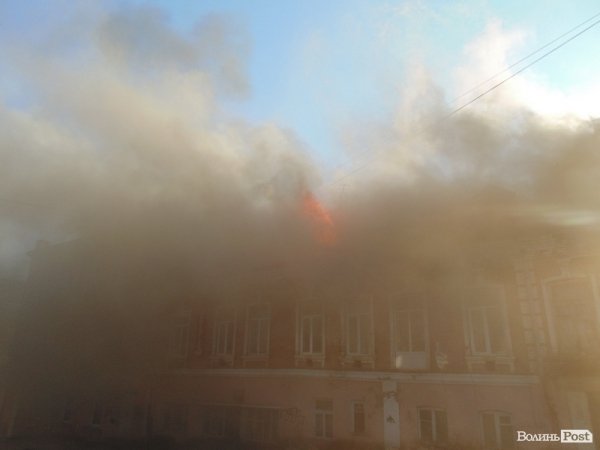 Фото великої пожежі в центрі Луцька. ДОПОВНЕНО