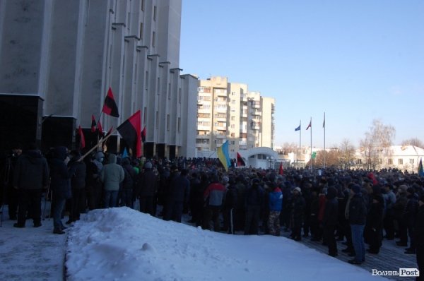 Волинська ОДА: штурм, який не відбувся. ФОТОРЕПОРТАЖ